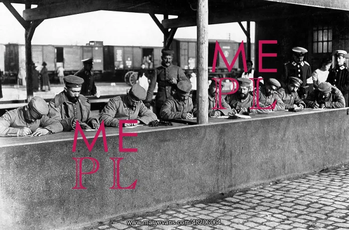 : Soldiers writing postcards, 1914 : Soldiers writing postcards, 1914