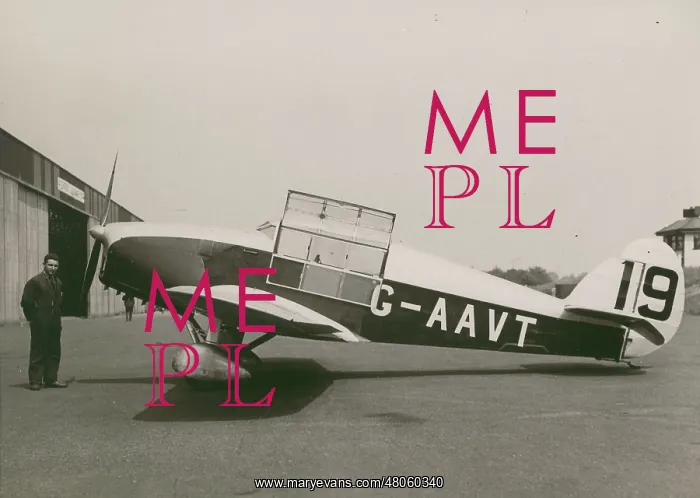 : The sole Hendy 302A built G-AAVT : The sole Hendy 302A built G-AAVT