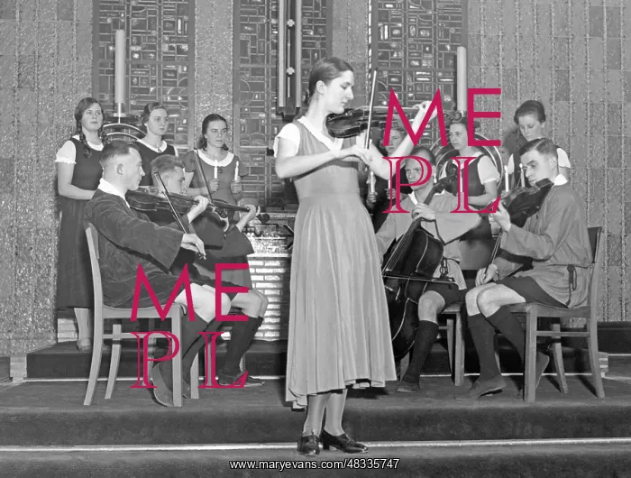 : Solemn hour, 1934 : Solemn hour, 1934