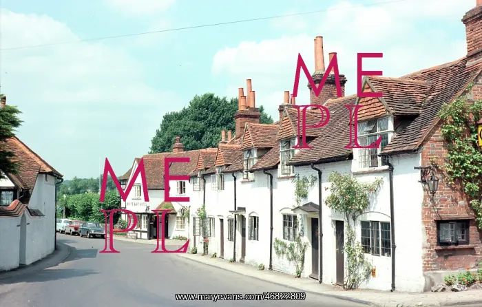 : Sonning Village, River Thames : Sonning Village, River Thames