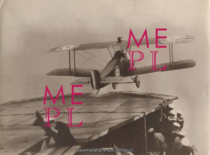 : Sopwith 2F1 Camel taking off from HMS Pegasus : Sopwith 2F1 Camel taking off from HMS Pegasus