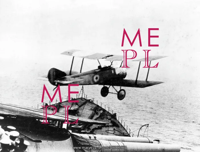 : Sopwith Pup taking off from HMS Repulse, WW1 : Sopwith Pup taking off from HMS Repulse, WW1