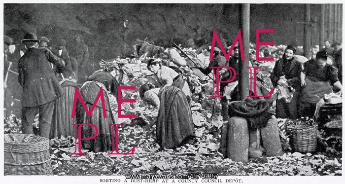 : Sorting a dust-heap at a County Council depot 1900 : Sorting a dust-heap at a County Council depot 1900