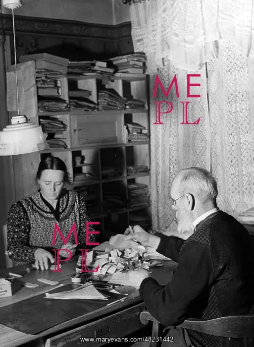 : Sorting of food ration cards in the district of Niederba : Sorting of food ration cards in the district of Niederba