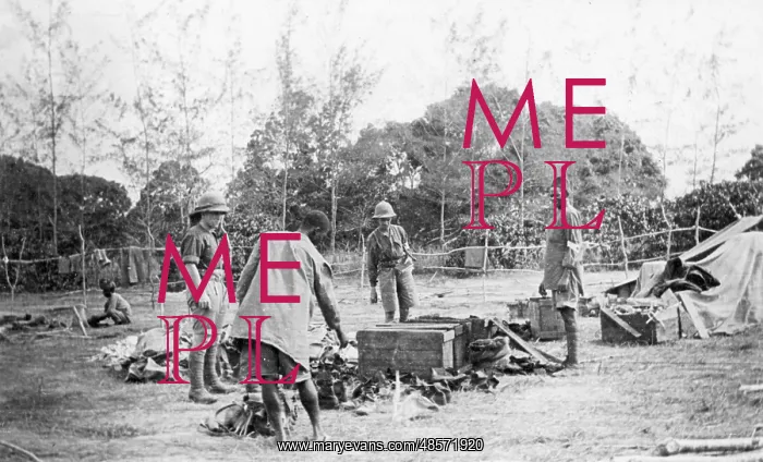 : Sorting medical supplies, Schaedel's Farm, Lindi, WW1 : Sorting medical supplies, Schaedel's Farm, Lindi, WW1