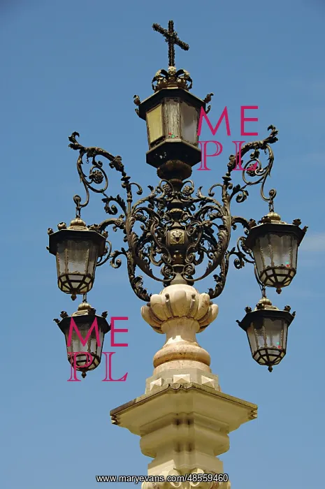 : Detail of the source-streetlight by the sculptor Jose Lafita : Detail of the source-streetlight by the sculptor Jose Lafita
