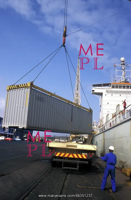 : South Africa, Durban, 1998: Container loading at Durban : South Africa, Durban, 1998: Container loading at Durban