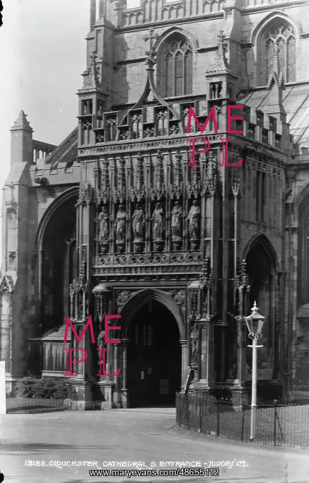 : South Entrance of Gloucester Cathedral : South Entrance of Gloucester Cathedral