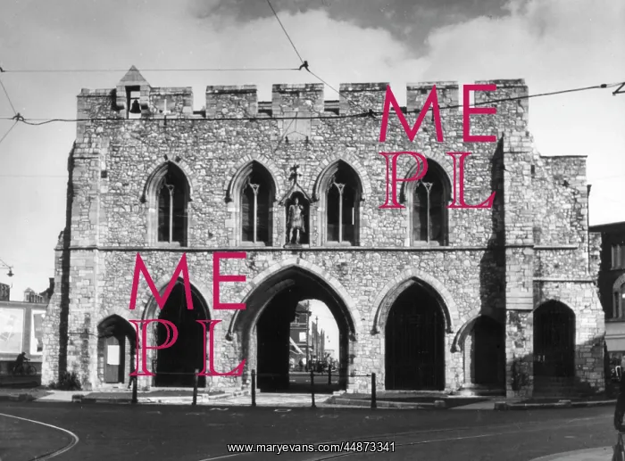 : SOUTHAMPTON BARGATE : SOUTHAMPTON BARGATE
