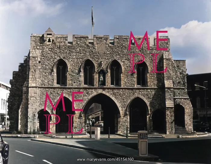 : SOUTHAMPTON BARGATE : SOUTHAMPTON BARGATE