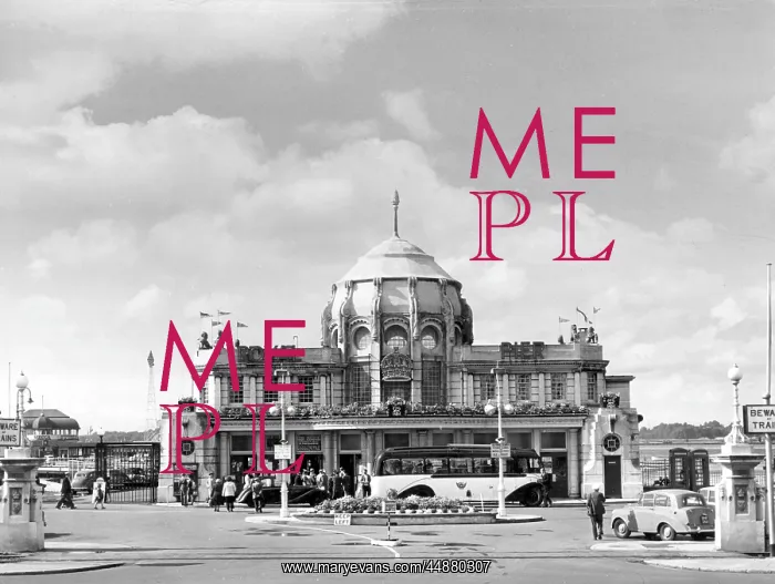 : SOUTHAMPTON ROYAL PIER : SOUTHAMPTON ROYAL PIER