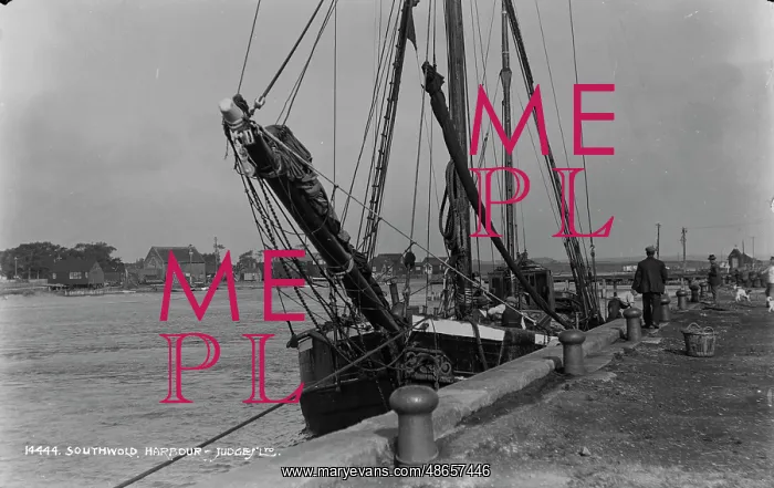 : Southwold Harbour : Southwold Harbour