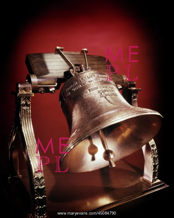 : Souvenir Replica Model of Ringing Liberty Bell : Souvenir Replica Model of Ringing Liberty Bell