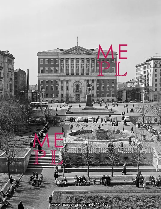 : Sovetskaya Square, 1959 : Sovetskaya Square, 1959