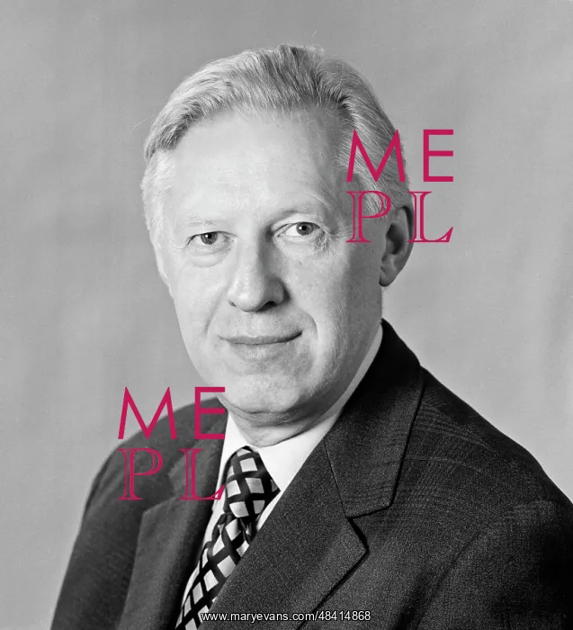 : Soviet ambassador to Great Britain Leonid Zamyatin, 1982 : Soviet ambassador to Great Britain Leonid Zamyatin, 1982