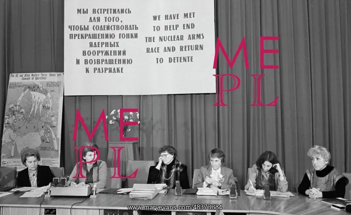 : Soviet and American women seminar : Soviet and American women seminar