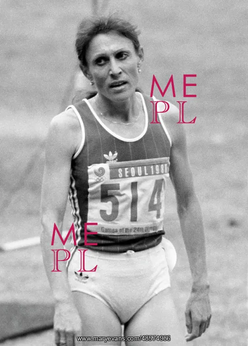 : Soviet athlete Olga Bondarenko, 1988 : Soviet athlete Olga Bondarenko, 1988