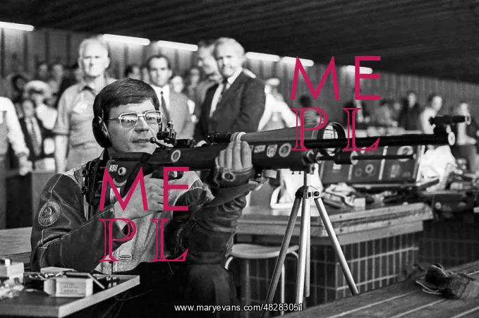 : Soviet athlete Viktor Vlasov, 1980 : Soviet athlete Viktor Vlasov, 1980