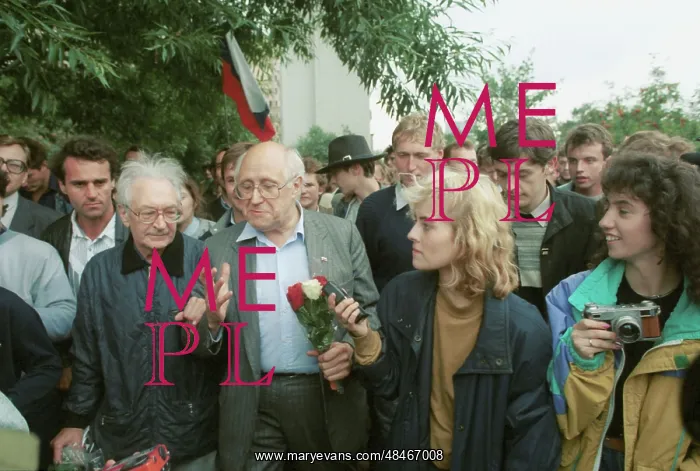 : Soviet cellist Mstislav Rostropovich after 1991 August Coup : Soviet cellist Mstislav Rostropovich after 1991 August Coup