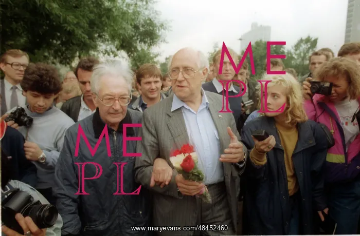 : Soviet cellistMstislav Rostropovich after 1991 August Coup : Soviet cellistMstislav Rostropovich after 1991 August Coup