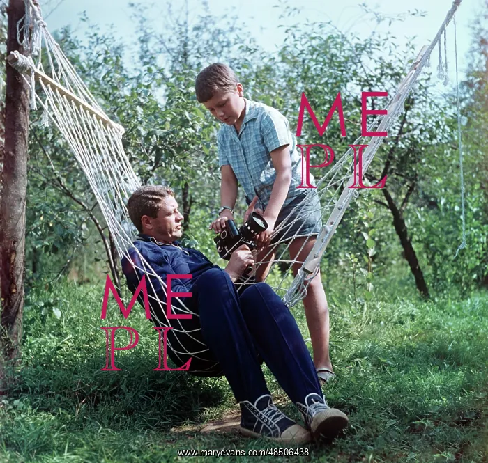 : Soviet cosmonaut Vladislav Volkov and his son, 1969 : Soviet cosmonaut Vladislav Volkov and his son, 1969
