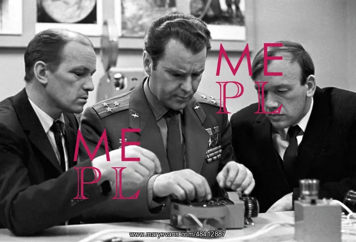 : Soviet cosmonauts Rukavishnikov, Shatalov and : Soviet cosmonauts Rukavishnikov, Shatalov and