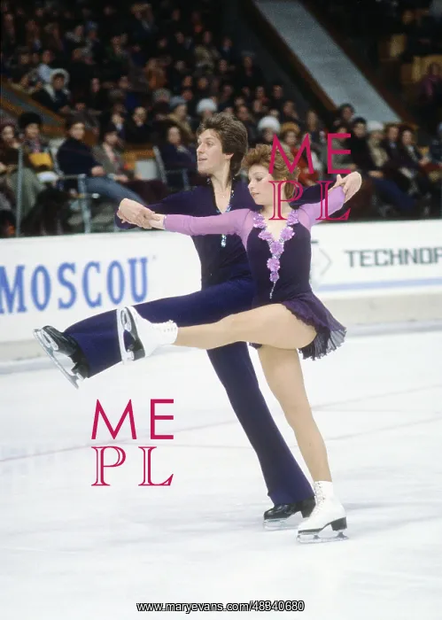 : Soviet figure skaters Natalya Bestemyanova and : Soviet figure skaters Natalya Bestemyanova and