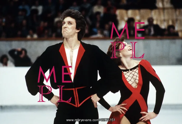 : Soviet figure skaters Natalya Bestemyanova and : Soviet figure skaters Natalya Bestemyanova and