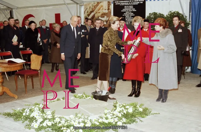 : US and Soviet first ladies visit Switzerland : US and Soviet first ladies visit Switzerland