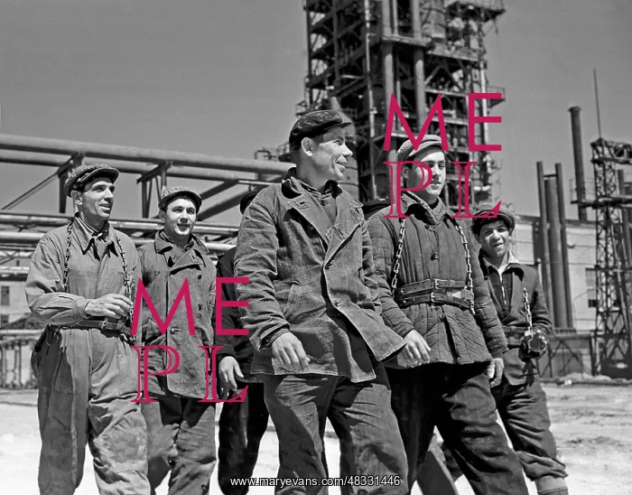 : Soviet fitters : Soviet fitters