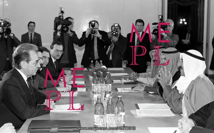 : Soviet Foreign Minister Bessmertnykh and Kuwait : Soviet Foreign Minister Bessmertnykh and Kuwait