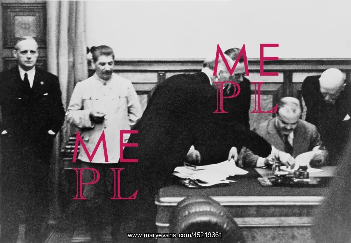 : Soviet Foreign Minister Molotov signs the ? : Soviet Foreign Minister Molotov signs the ?