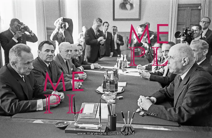: Soviet-French negotiations, 1966 : Soviet-French negotiations, 1966