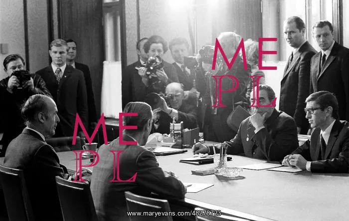 : Soviet-French talks in Kremlin, 1975 : Soviet-French talks in Kremlin, 1975