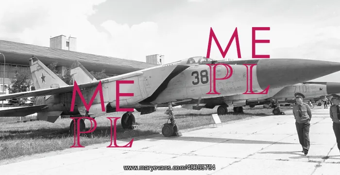 : Soviet interceptor and bomber MiG-25 : Soviet interceptor and bomber MiG-25