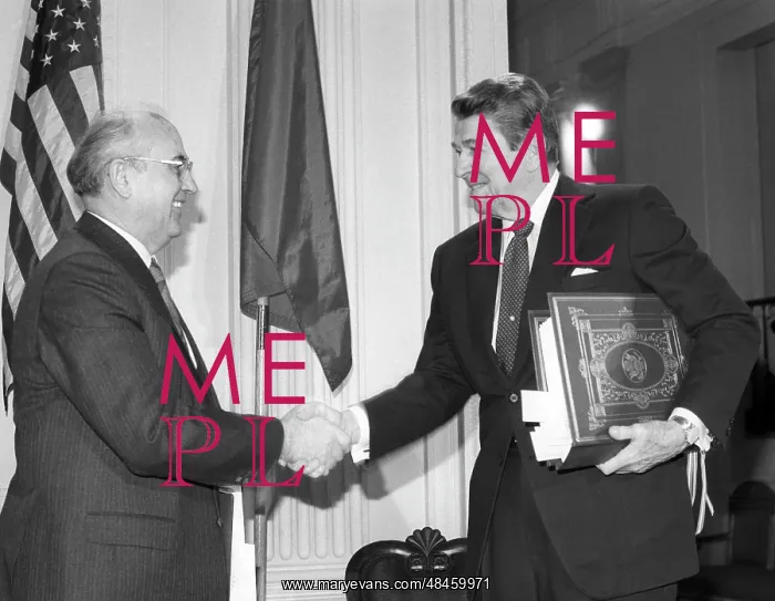 : Soviet leader Gorbachev and US President Reagan : Soviet leader Gorbachev and US President Reagan