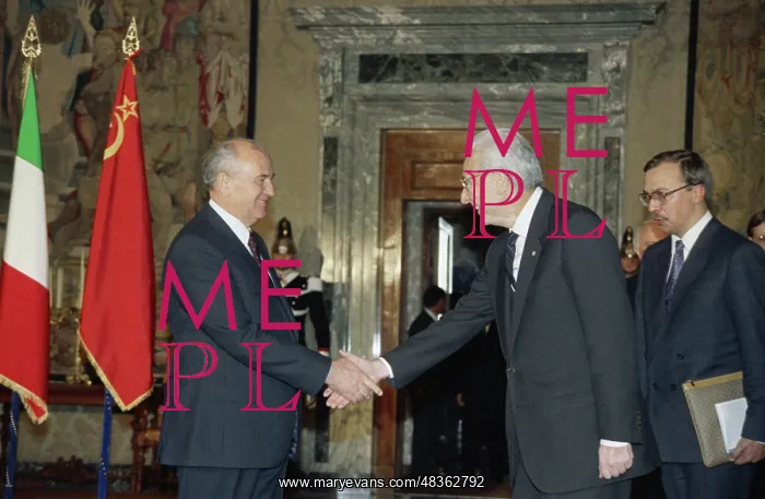: Soviet leader Mikhail Gorbachev visits Italy : Soviet leader Mikhail Gorbachev visits Italy