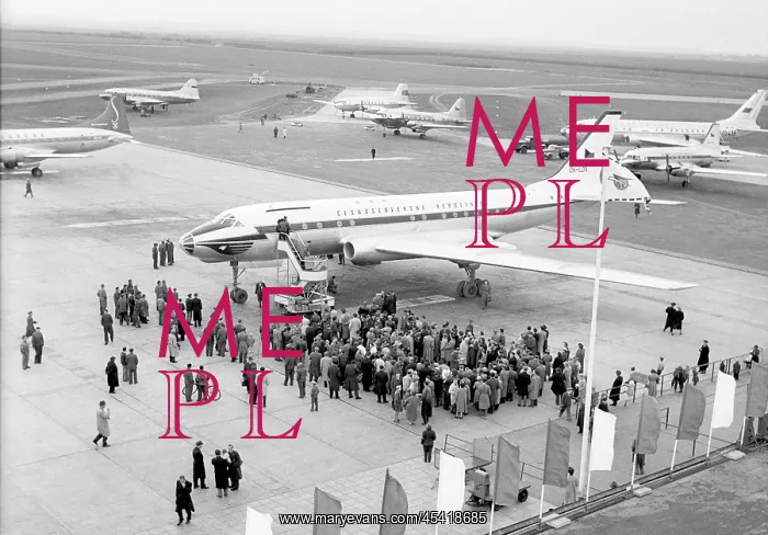 : Soviet-made TU-104 A jetliner of the Czechoslovak : Soviet-made TU-104 A jetliner of the Czechoslovak