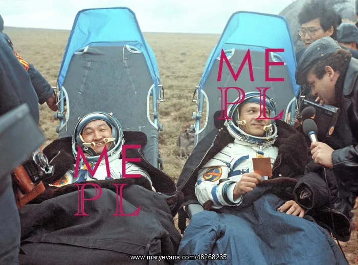 : Soviet-Mongolian Soyuz-39 space crew landing in : Soviet-Mongolian Soyuz-39 space crew landing in