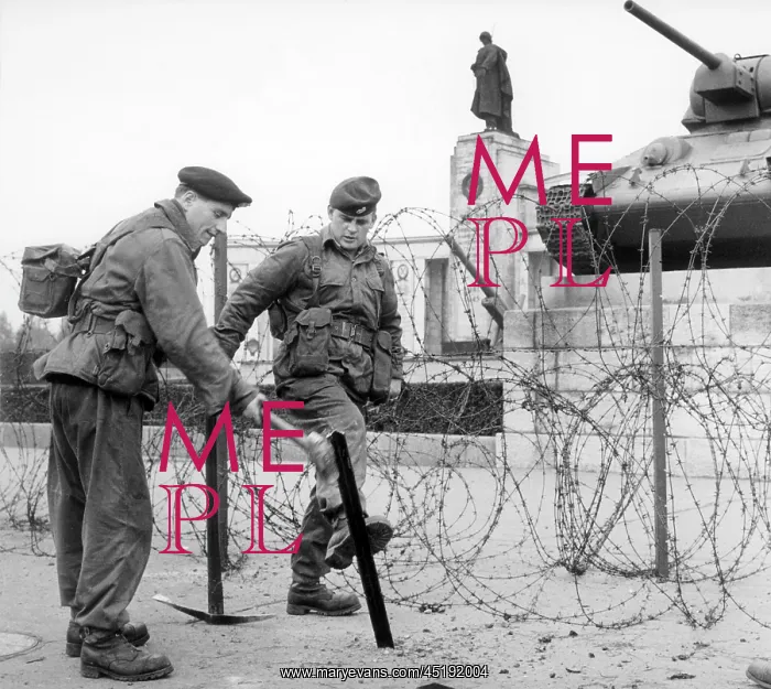 : Soviet monument in Berlin is blocked by British troops : Soviet monument in Berlin is blocked by British troops