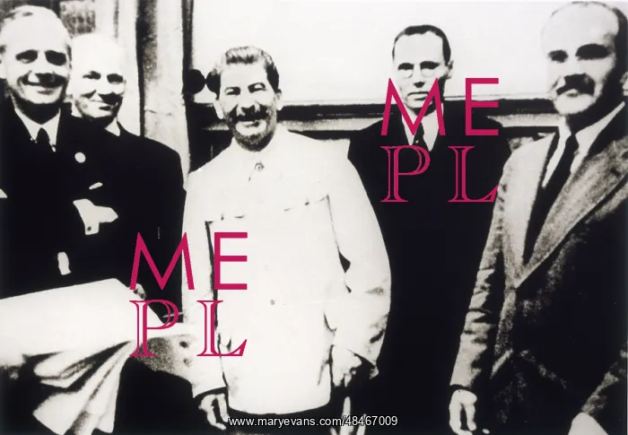 : SOVIET-NAZI TREATY / 1939 : SOVIET-NAZI TREATY / 1939