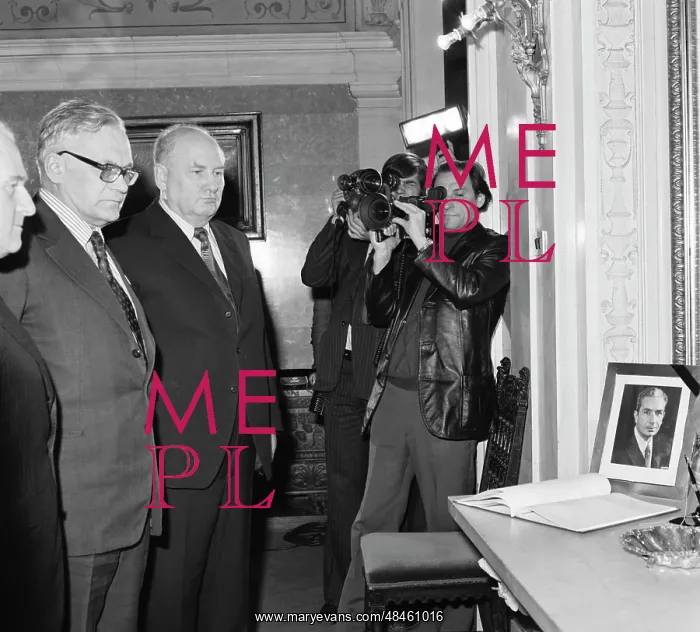 : Soviet officials visit Italian Embassy in USSR : Soviet officials visit Italian Embassy in USSR
