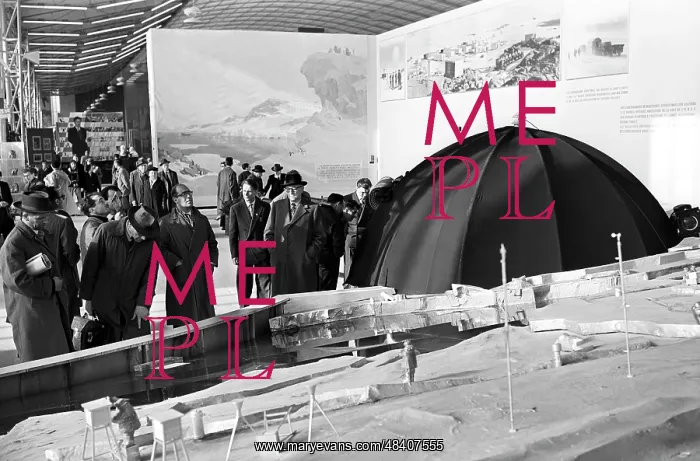 : Soviet Pavilion at Brussels World Fair : Soviet Pavilion at Brussels World Fair
