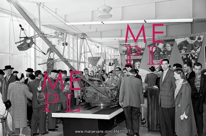 : Soviet Pavilion at Brussels World Fair : Soviet Pavilion at Brussels World Fair