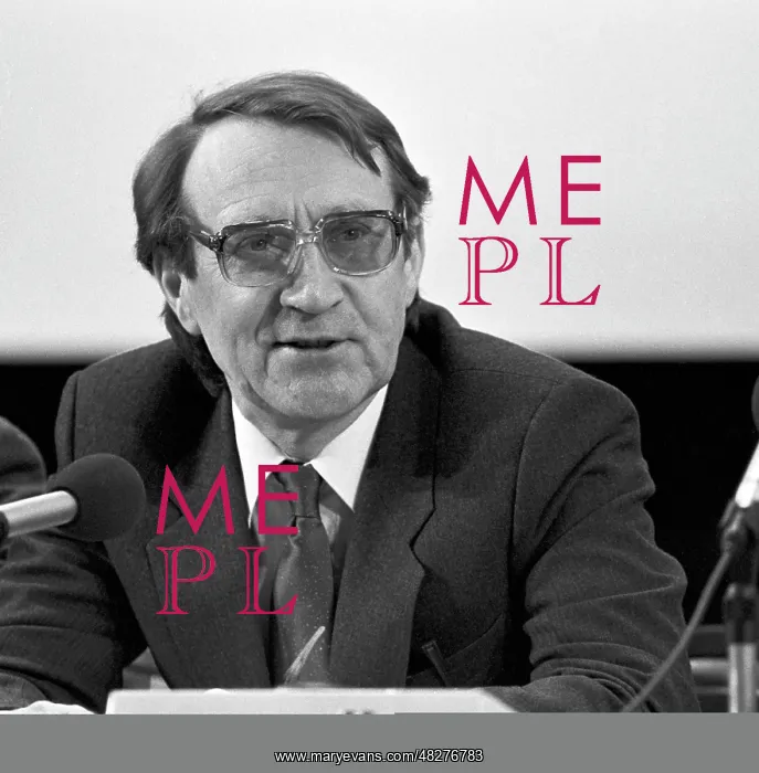 : Soviet physicist Roald Sagdeev, 1986 : Soviet physicist Roald Sagdeev, 1986