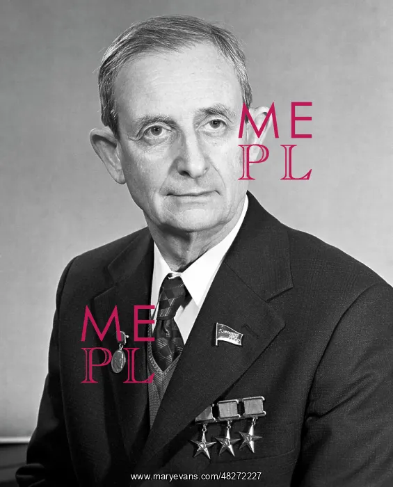 : Soviet physicist Yuly Khariton, 1975 : Soviet physicist Yuly Khariton, 1975