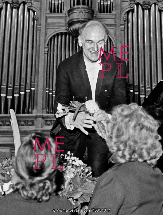 : Soviet pianist S. Richter : Soviet pianist S. Richter