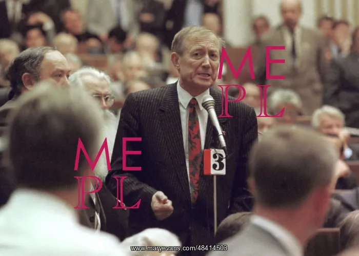 : Soviet poet Yevgeny Yevtushenko at Supreme Soviet : Soviet poet Yevgeny Yevtushenko at Supreme Soviet