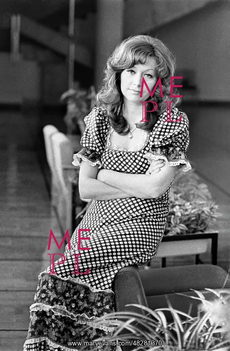 : Soviet pop singer Alla Pugacheva, 1976 : Soviet pop singer Alla Pugacheva, 1976