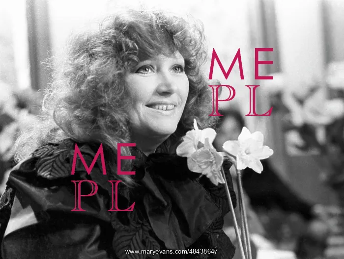 : Soviet pop singer Alla Pugacheva, 1983 : Soviet pop singer Alla Pugacheva, 1983